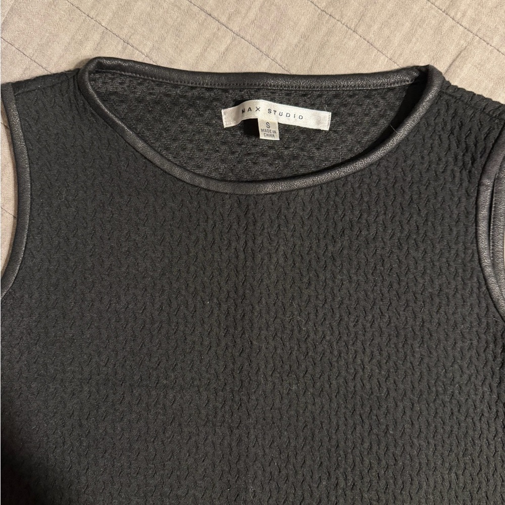 Mac studio size small black knit tank shell